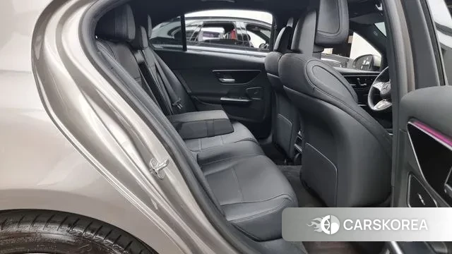 Mercedes-Benz C-Class W206 2024 Песочный из Кореи, фото 3