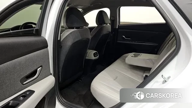 Hyundai Avante Hybrid (CN7) 2022 Белый из Кореи, фото 3