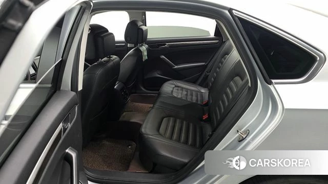 Volkswagen The New Passat 2018 Серебряный из Кореи, фото 3