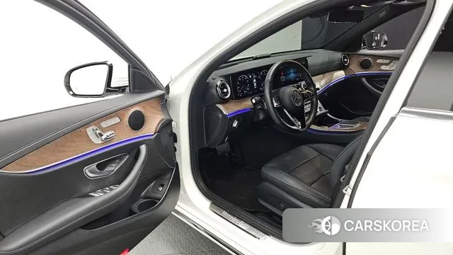 Mercedes-Benz E-Class W213 2021 Белый из Кореи, фото 3