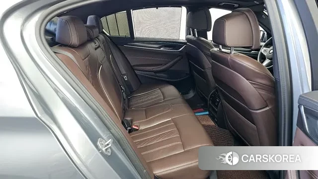 BMW 5 Series (G30) 2023 Серый из Кореи, фото 3