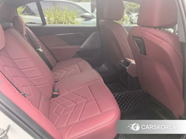 BMW 5 series 2024 Белый из Китая, фото 3