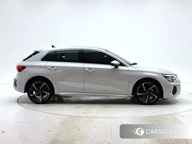 Audi A3 2022 Белый из Китая, фото 3