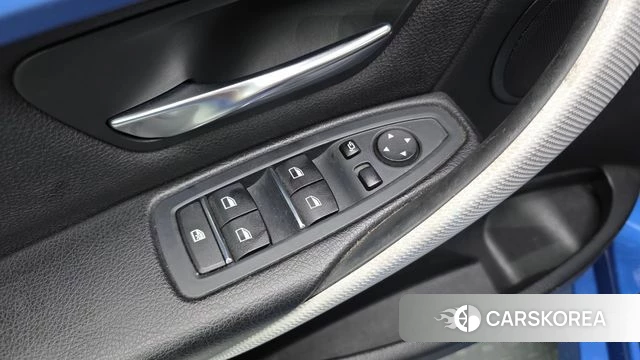 BMW 3 Series (F30) 2018 Синий из Кореи, фото 3