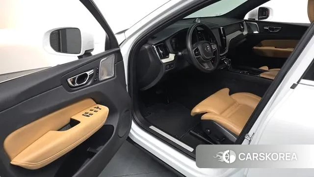 Volvo XC60 second Generation 2020 Белый из Кореи, фото 3