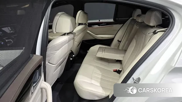 BMW 5 Series (G30) 2019 Белый из Кореи, фото 3
