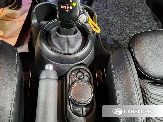 Mini Cooper D 2018 Черный из Кореи, фото 3