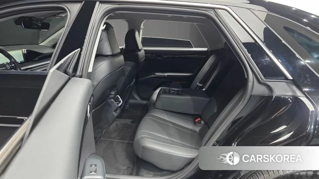 Hyundai Grandeur Hybrid (GN7) 2023 Черный из Кореи, фото 3