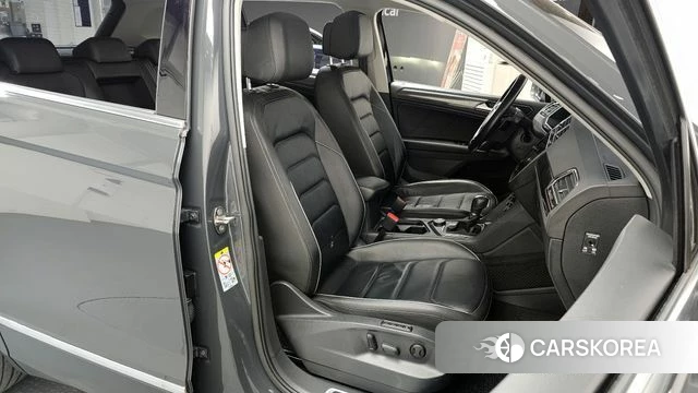 Volkswagen Tiguan second Generation 2018 Серый из Кореи, фото 3