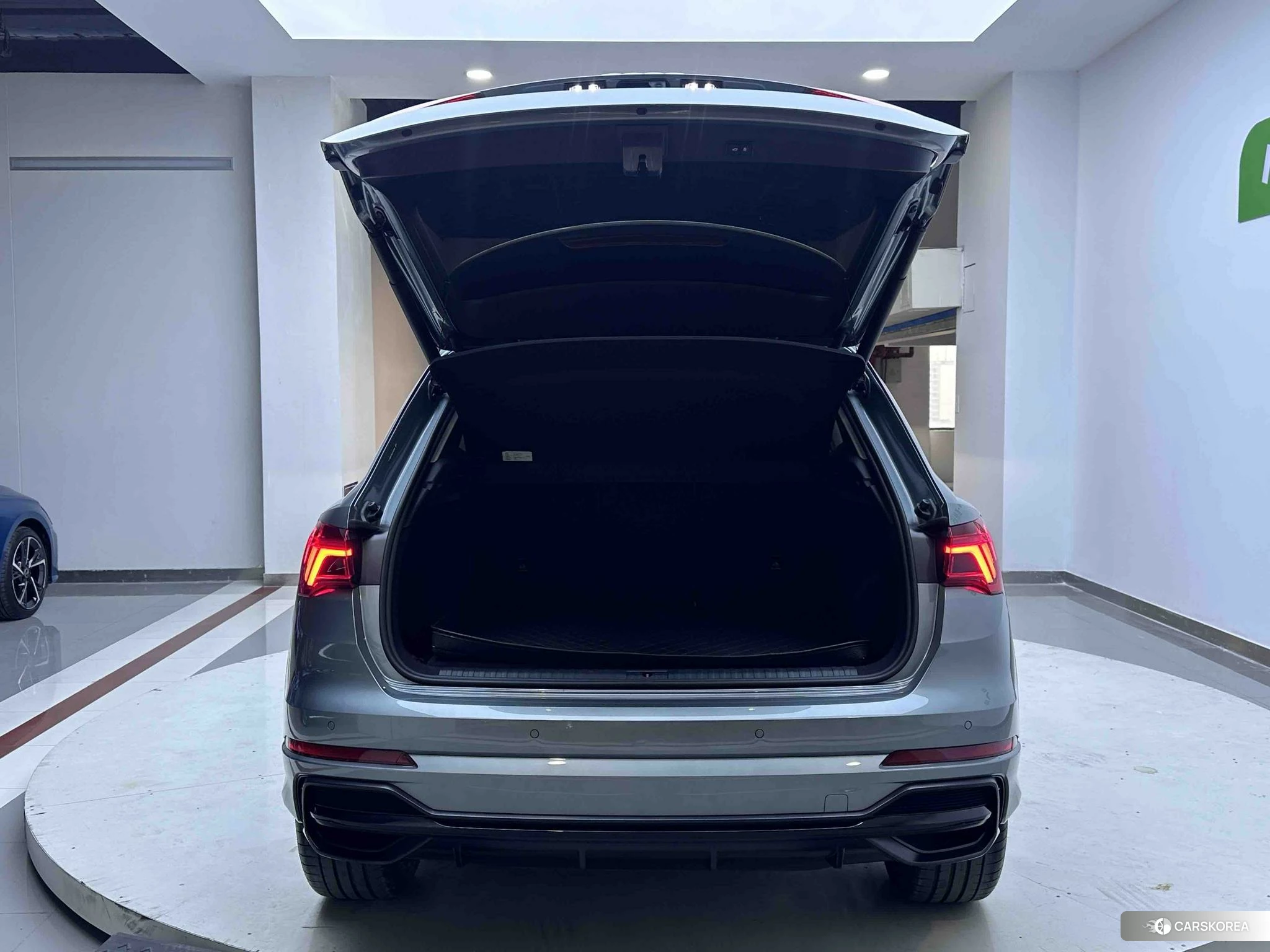 Audi Q3 2022 Серебристо-серый из Китая, фото 3