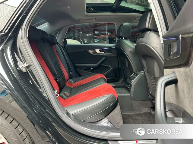 Audi A4L 2021 Черный из Китая, фото 3