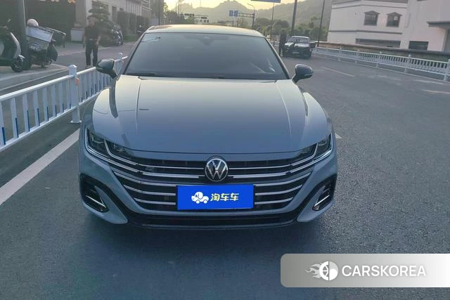 Volkswagen CC 2025 Темно-серый из Китая, фото 3