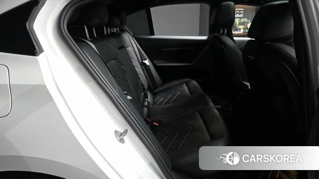 BMW 5 Series (G60) 2024 Белый из Кореи, фото 3