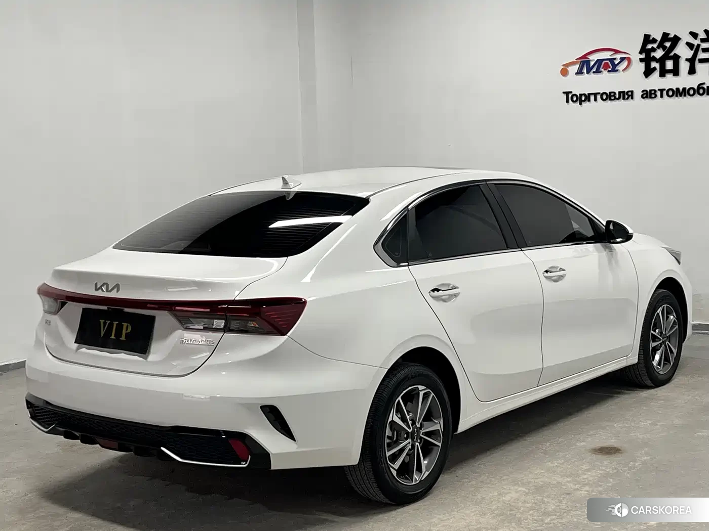 Kia K3 2023 Белый из Китая, фото 3