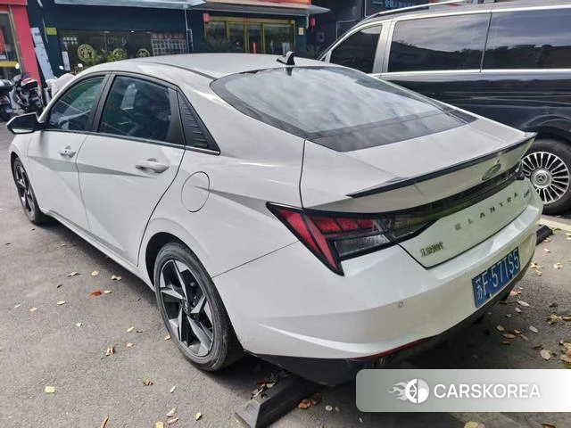 Hyundai Elantra 2023 Белый из Китая, фото 3