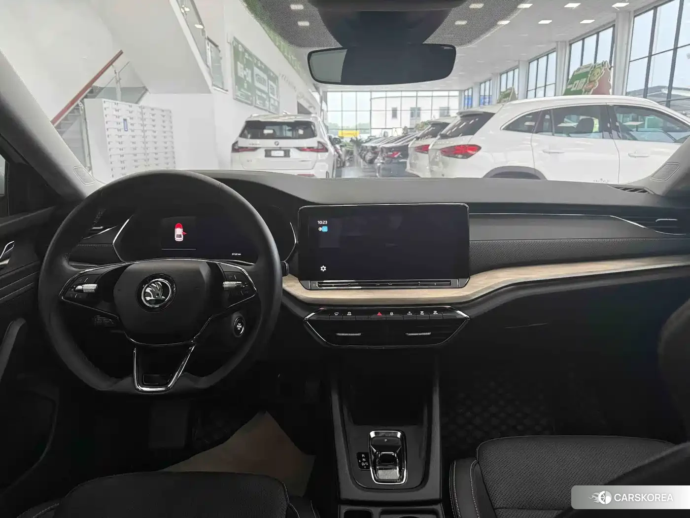 Skoda Octavia 2022 Белый из Китая, фото 3