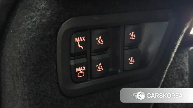 BMW X7 (G07) 2025 Черный из Кореи, фото 3