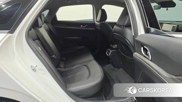 Kia The New K5 Hybrid 3rd generation 2023 Белый из Кореи, фото 3