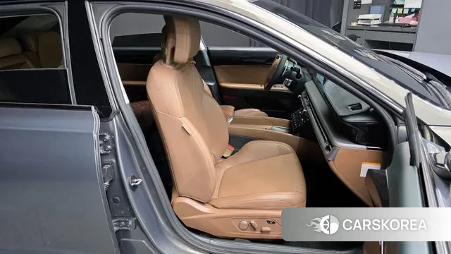 Hyundai Grandeur Hybrid (GN7) 2023 Песочный из Кореи, фото 3