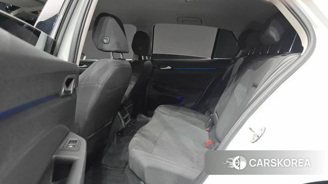 Volkswagen Golf 8th Generation 2022 Белый из Кореи, фото 3