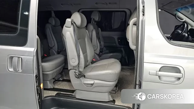 Hyundai The New Grand Starex 2018 Серебристо-серый из Кореи, фото 3