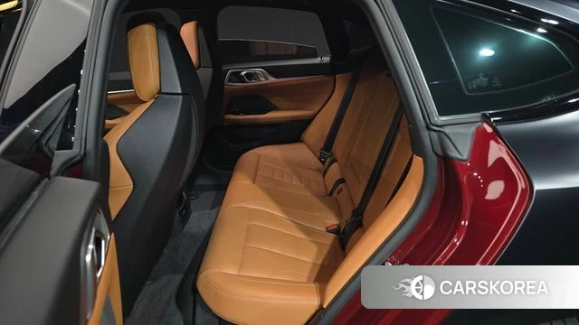 BMW i4 2023 Красный из Кореи, фото 3