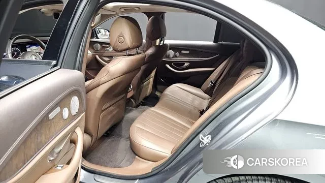 Mercedes-Benz E-Class W213 2018 Серый из Кореи, фото 3