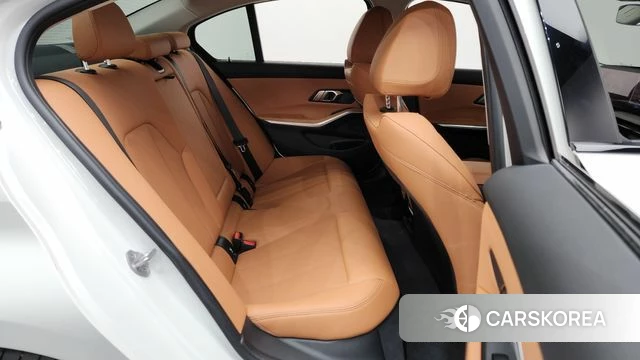BMW 3 Series (G20) 2025 Белый из Кореи, фото 3