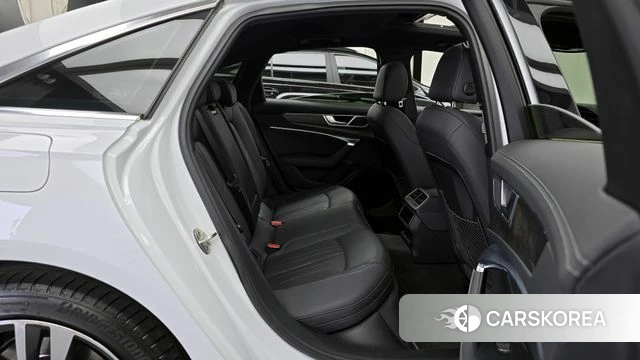 Audi A6 (C8) 2021 Белый из Кореи, фото 3