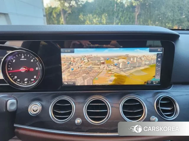 Mercedes-Benz E-Class W213 2019 Серый из Кореи, фото 3