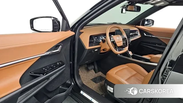 Ssangyong Torres 2024 Черный из Кореи, фото 3