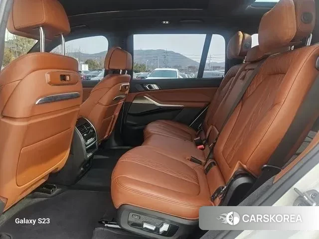 BMW X7 (G07) 2025 Белый из Кореи, фото 3