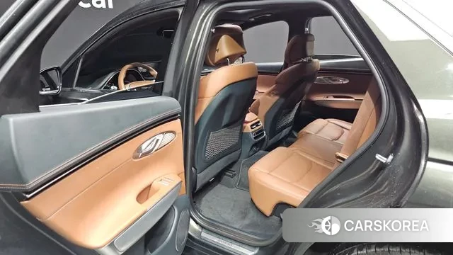 Genesis GV70 2024 Серый из Кореи, фото 3