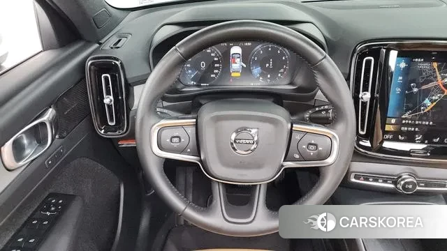 Volvo XC40 2021 Белый из Кореи, фото 3