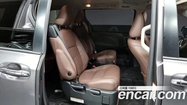 Toyota Sienna 2018 Серый из Кореи, фото 3