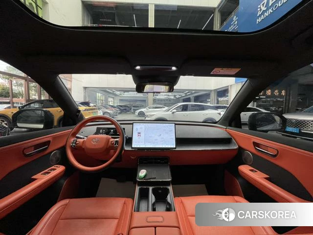 Toyota Platinum Wisdom 3X 2025 Серебристо-серый из Китая, фото 3