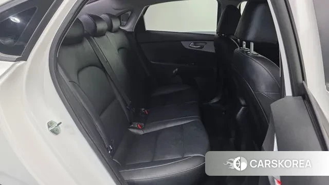 Kia The New K3 2nd generation 2022 Белый из Кореи, фото 3