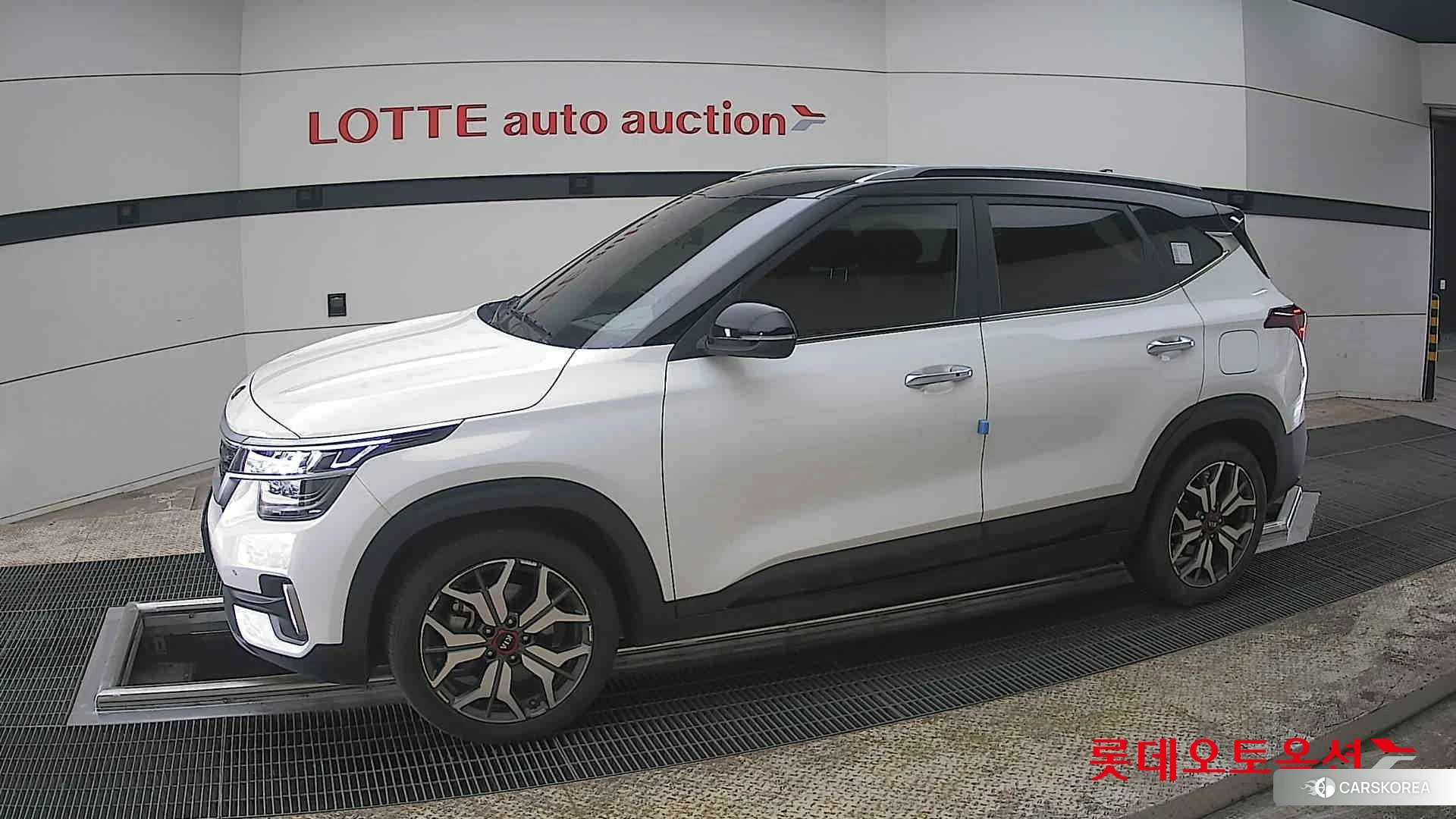 Kia Seltos 2022 Белый из Кореи, фото 3