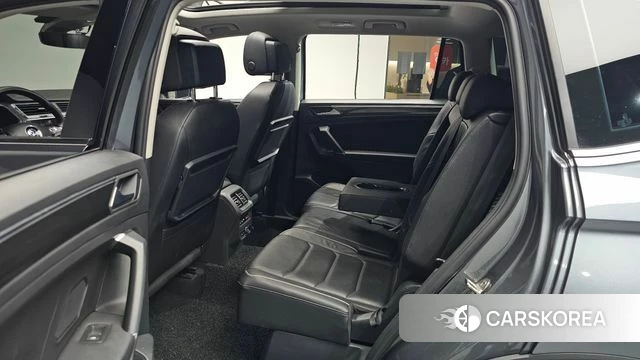 Volkswagen Tiguan Allspace 2020 Серый из Кореи, фото 3