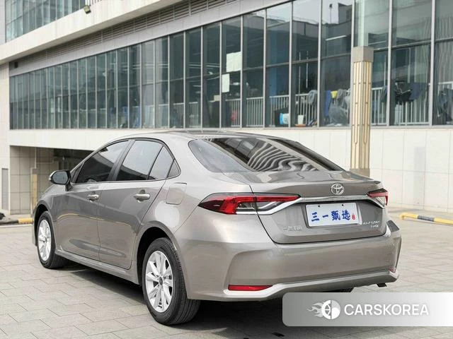 Toyota Corolla 2023 Шампань из Китая, фото 3