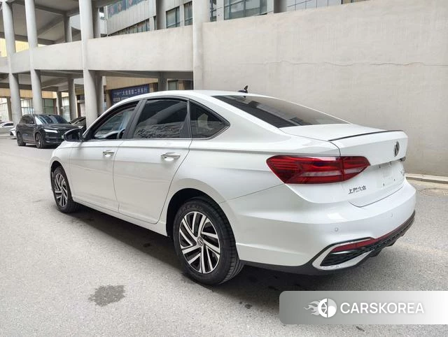 Volkswagen Lavida 2023 Белый из Китая, фото 3