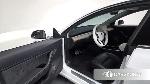 Tesla Model 3 2020 Белый из Кореи, фото 3