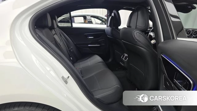 Mercedes-Benz C-Class W206 2024 Белый из Кореи, фото 3