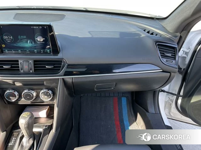 Mazda CX-4 2023 Белый из Китая, фото 3