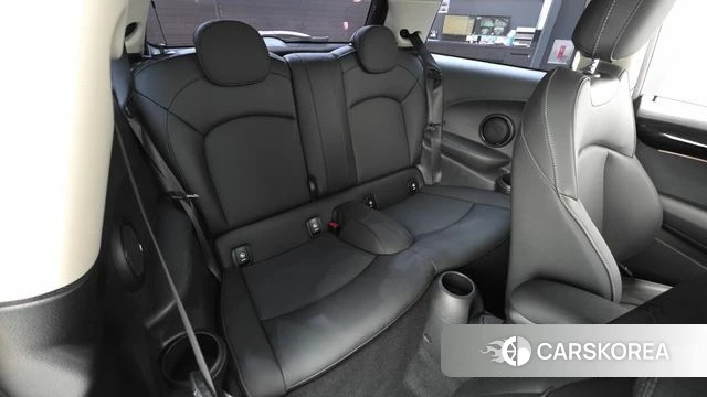 Mini Cooper 2023 Серебристо-серый из Кореи, фото 3