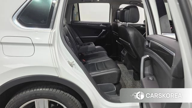 Volkswagen Tiguan second Generation 2020 Белый из Кореи, фото 3