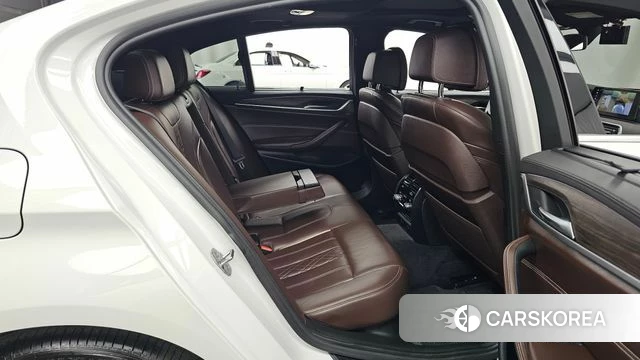 BMW 5 Series (G30) 2018 Белый из Кореи, фото 3