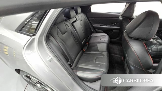 Hyundai Avante (CN7) 2021 Серебристо-серый из Кореи, фото 3