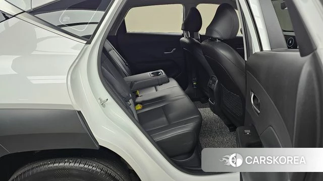 Hyundai Kona (SX2) 2023 Белый из Кореи, фото 3