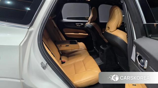 Volvo XC60 second Generation 2020 Белый из Кореи, фото 3